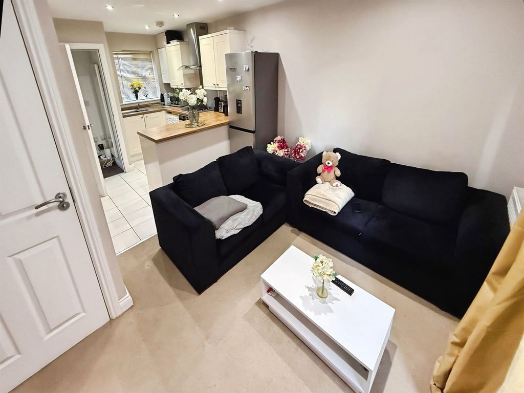 Property photo 3 of 18