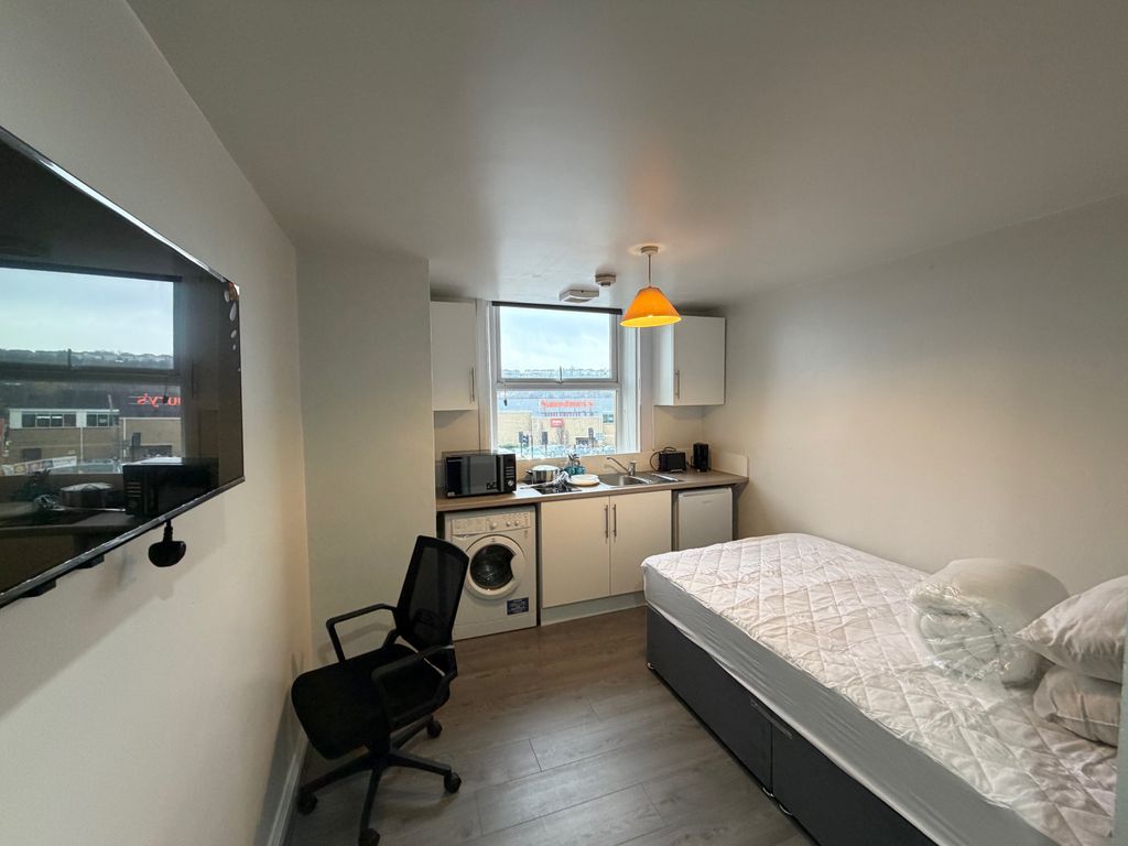 Property photo 1 of 4 Bedroom 1