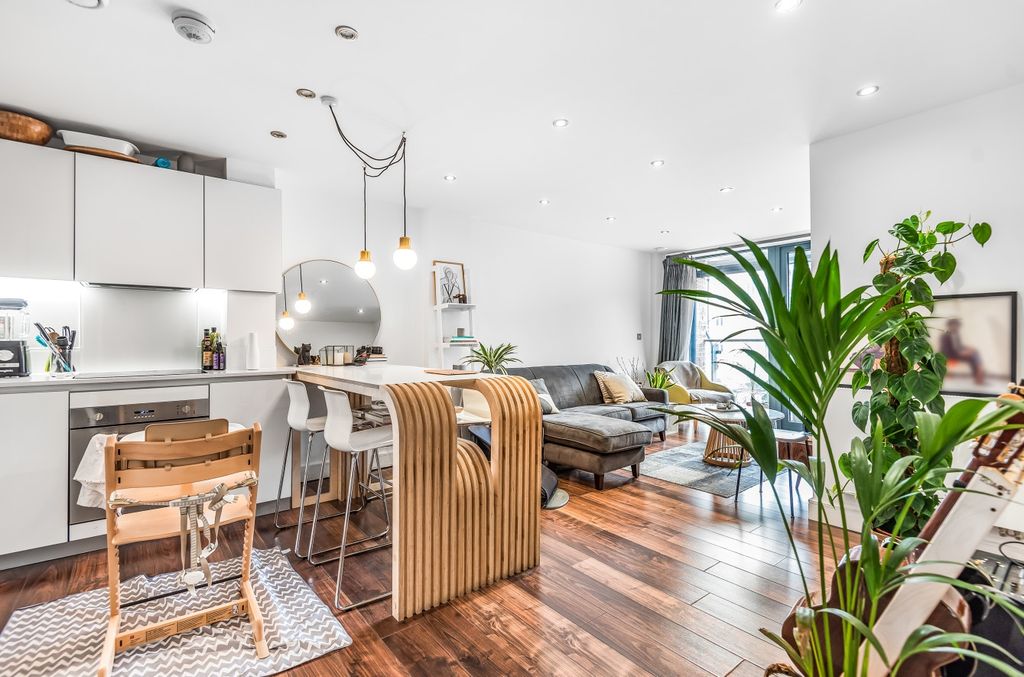 Property photo 1 of 12 Kitchen