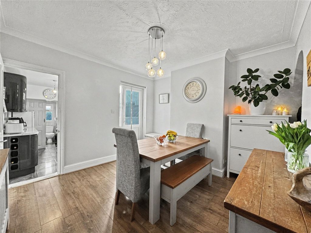 Property photo 2 of 25 Picture No. 24