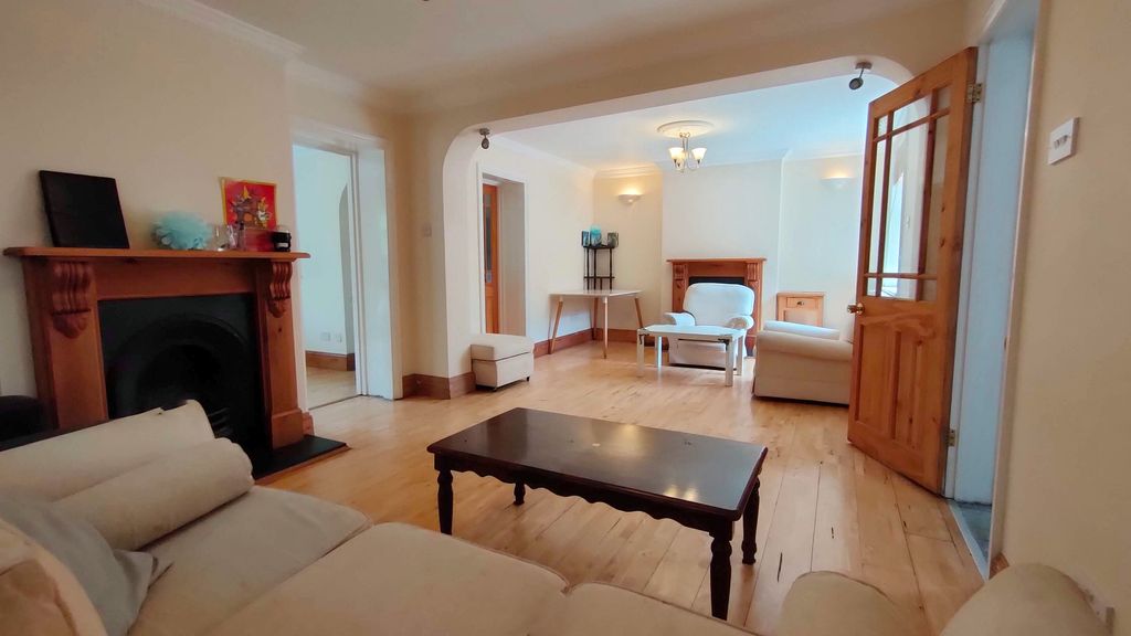 Property photo 1 of 25