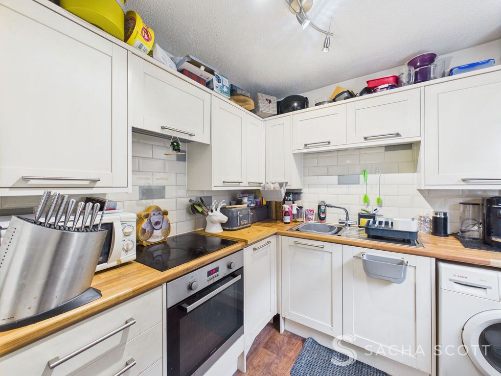 Property photo 3 of 13 Kitchen