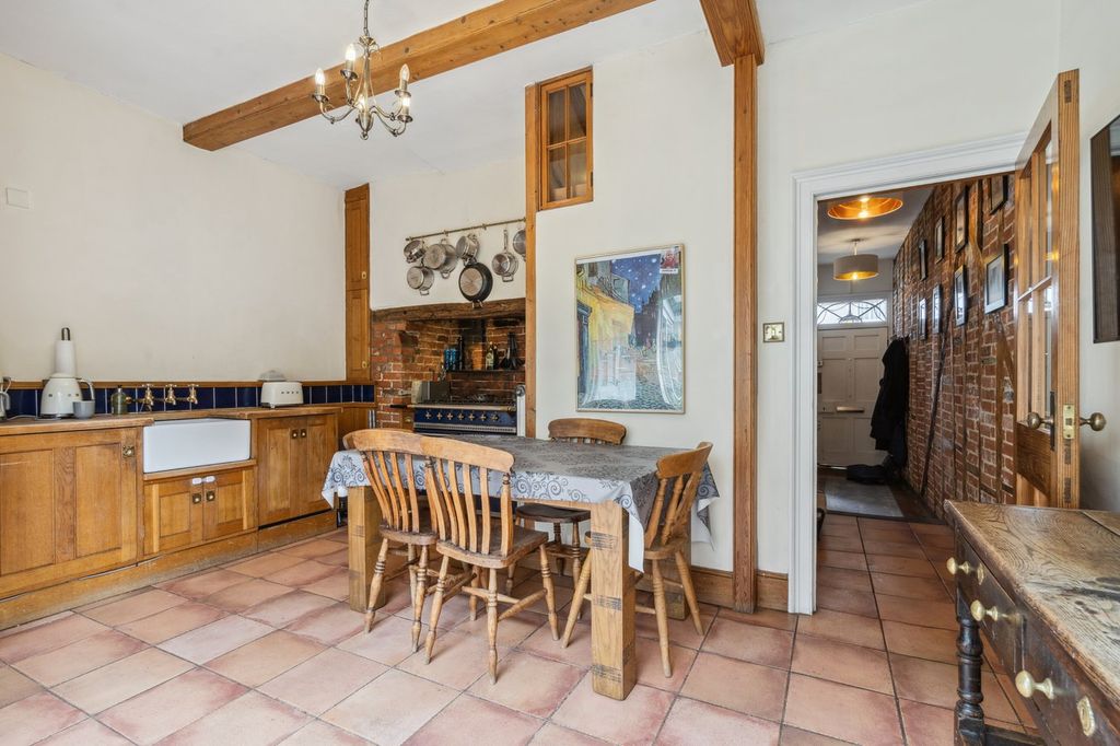 Property photo 3 of 23