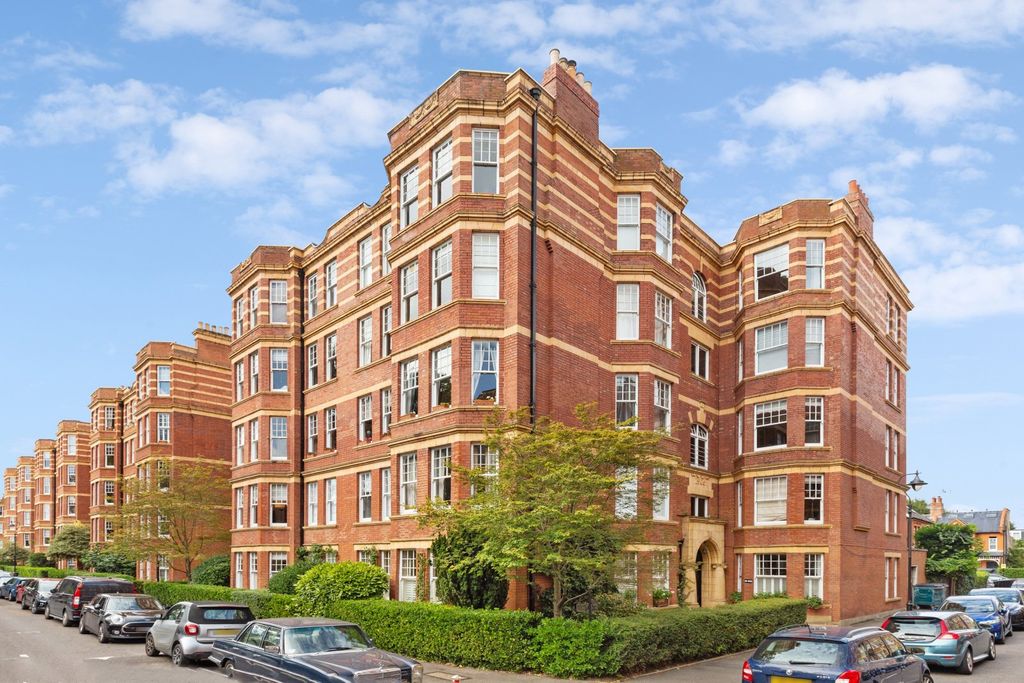 Property photo 1 of 8