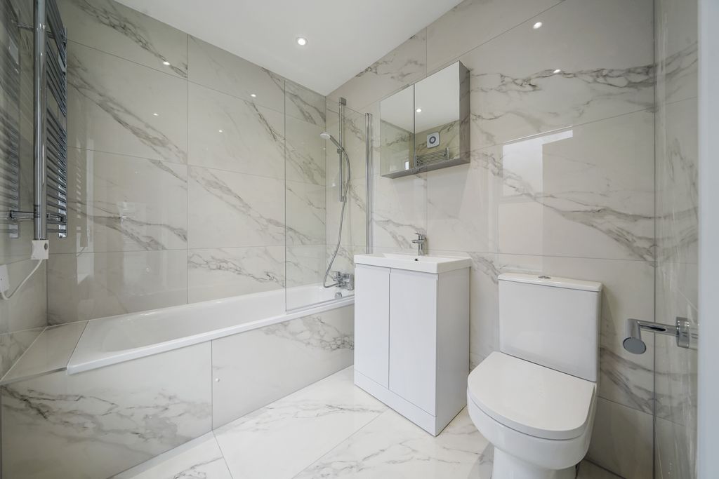 Property photo 3 of 5 451