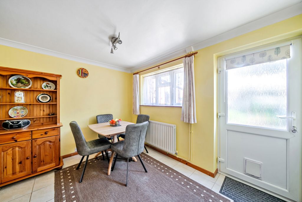 Property photo 3 of 11 Dining Room