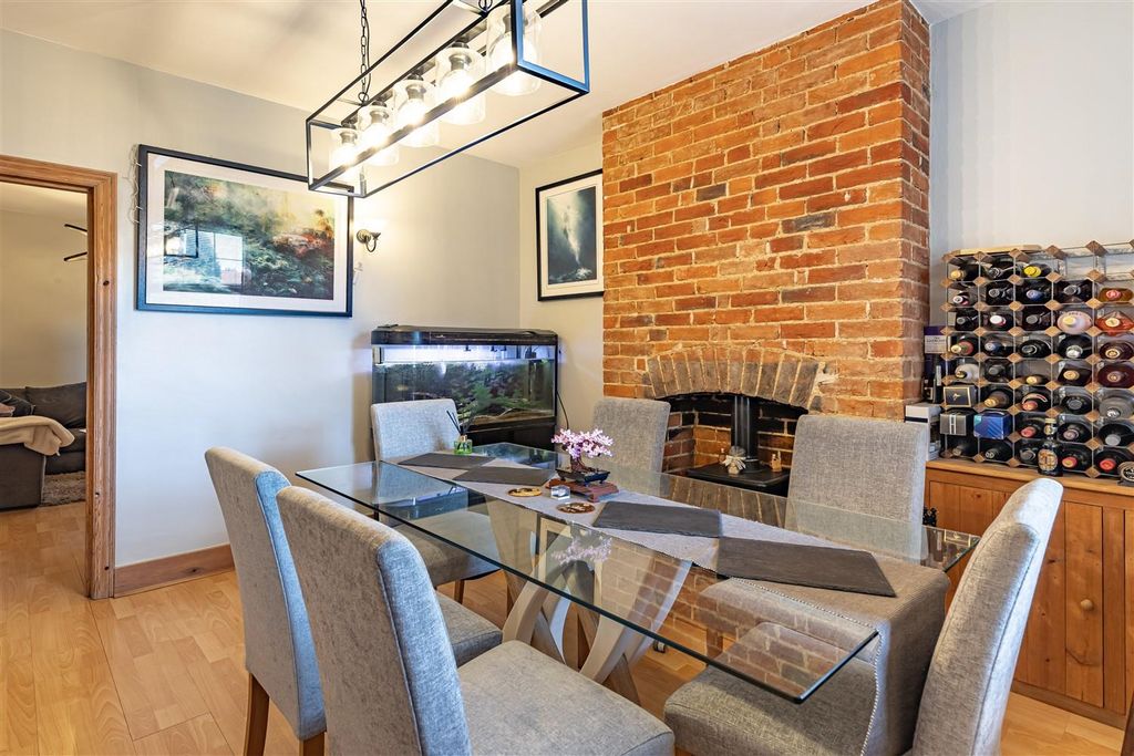 Property photo 3 of 18 200  High Road,  CM16 6Ef (1).Jpg