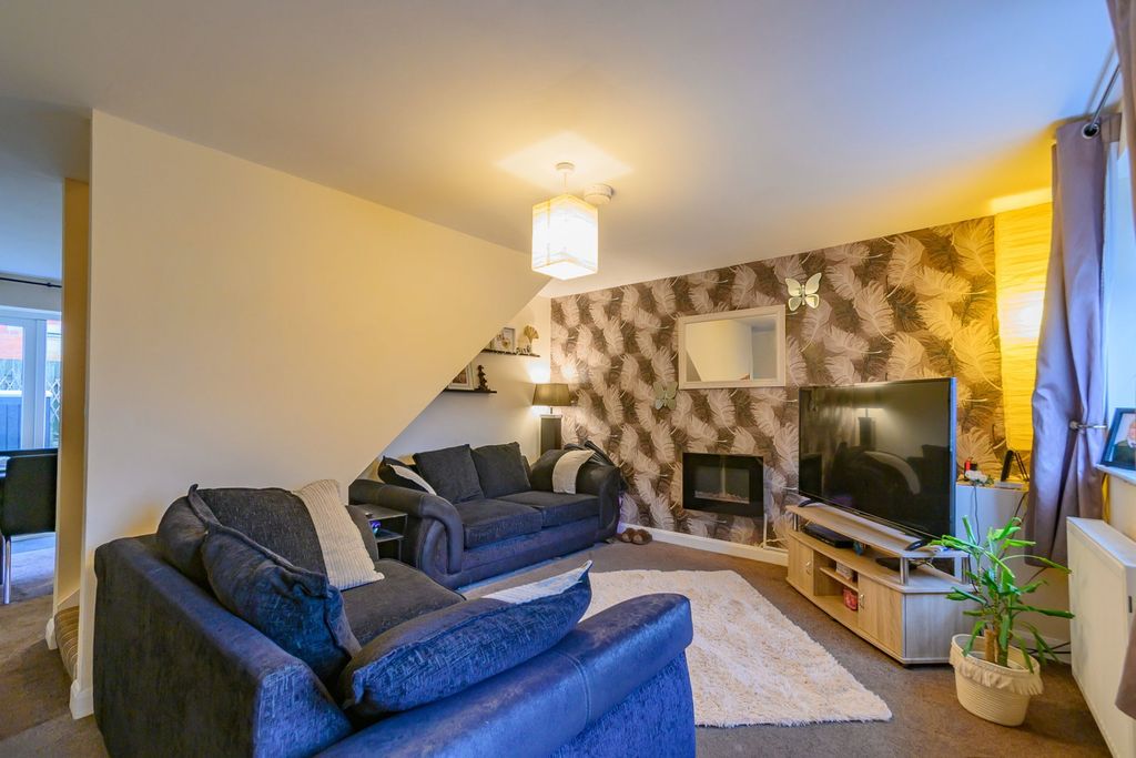 Property photo 3 of 19