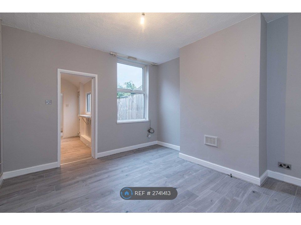 Property photo 1 of 7 Dining Room