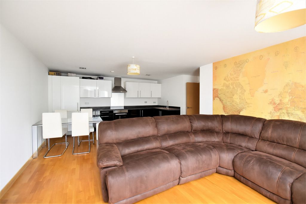 Property photo 2 of 6