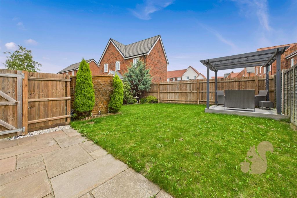 Property photo 3 of 16 Garden