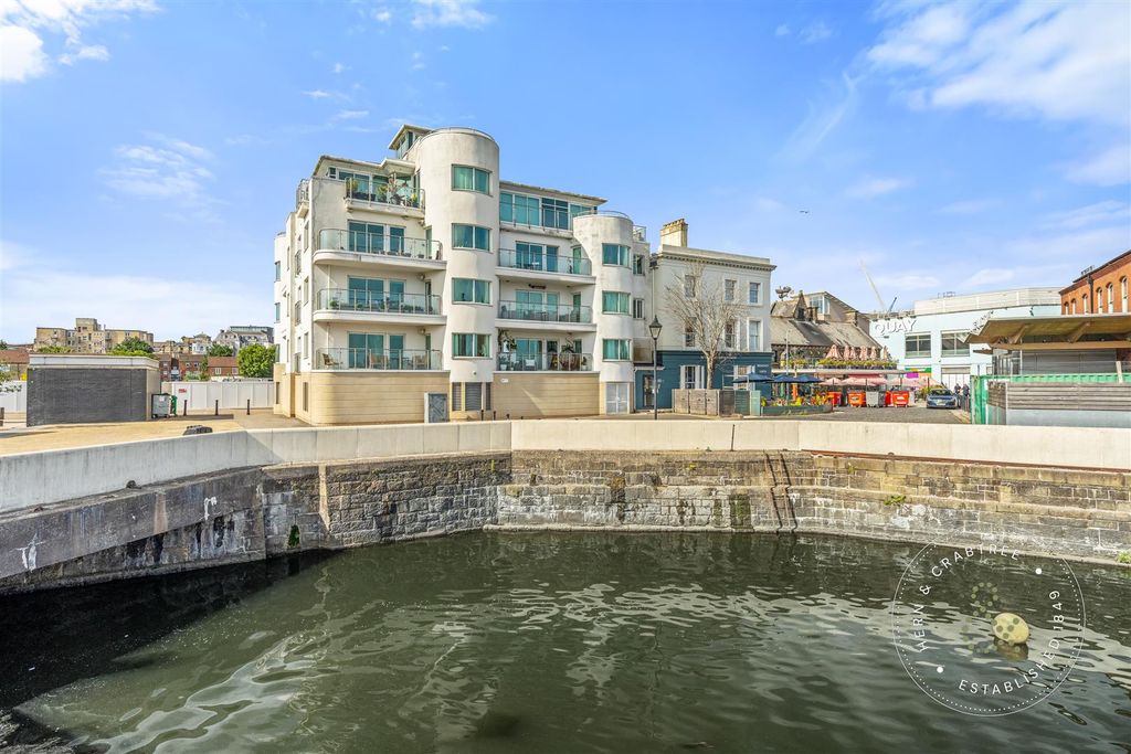 Property photo 1 of 49 Harbour Point, Hern Crabtree (43).Jpg