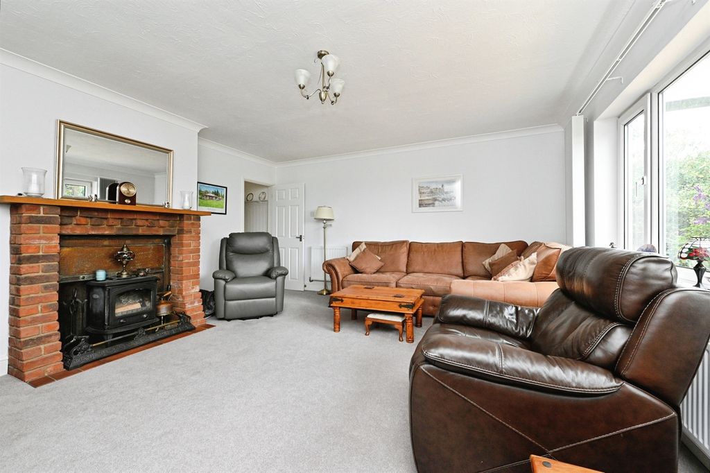 Property photo 3 of 18