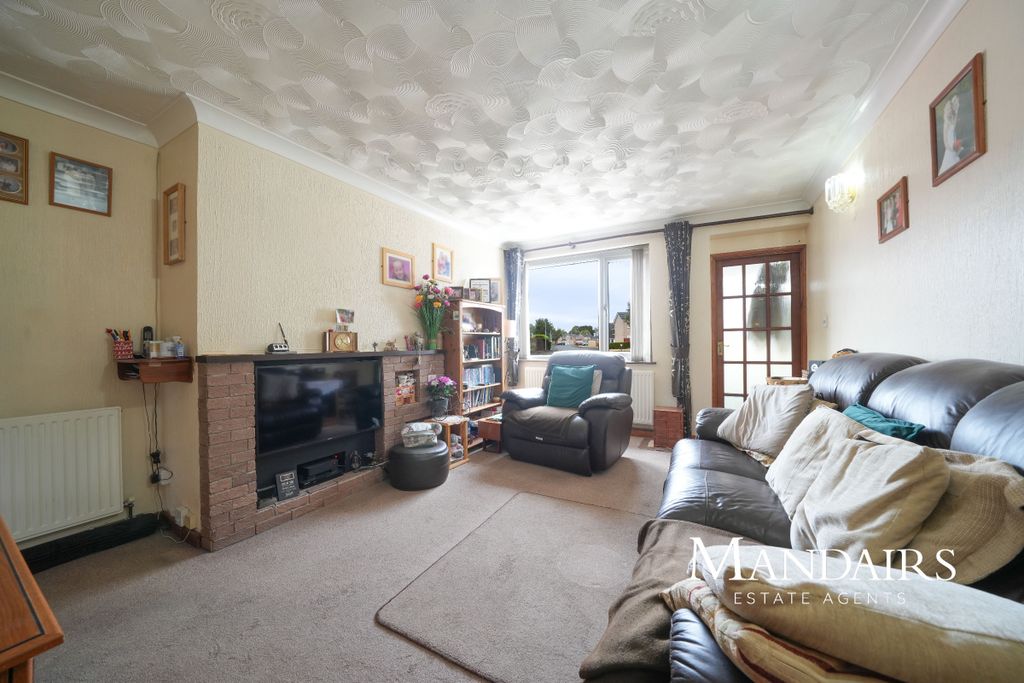 Property photo 3 of 27