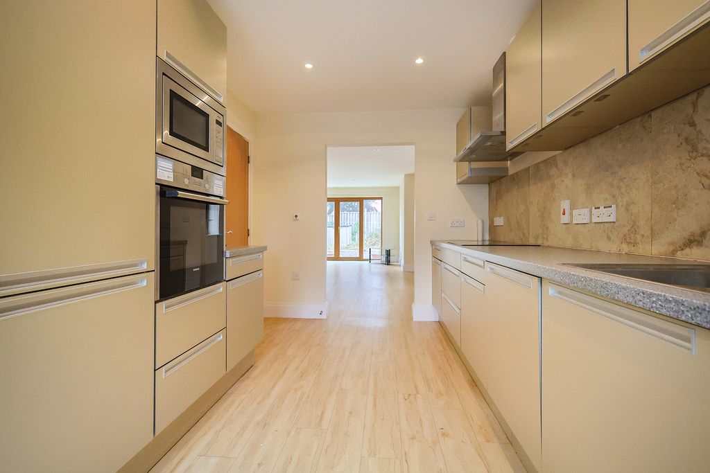 Property photo 2 of 12 Photo 1