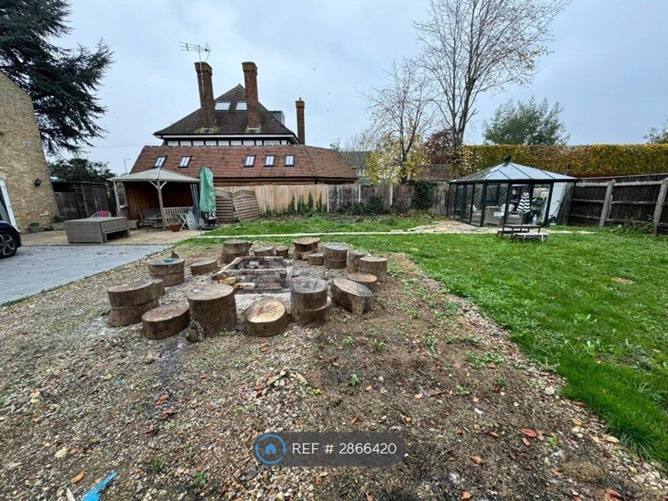 Property photo 2 of 9 Back Garden Gazibo