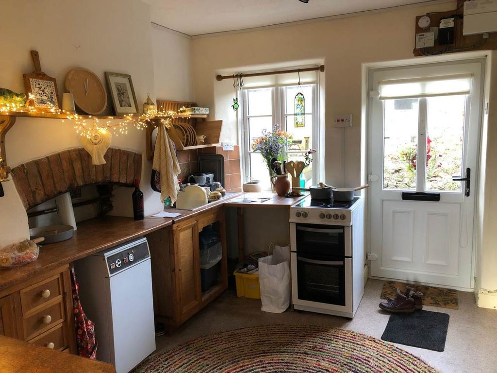 Property photo 2 of 13 Kitchen