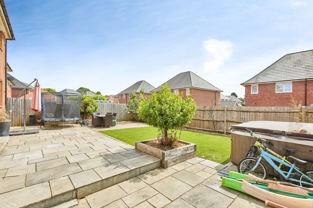 Property photo 2 of 18 Pbox-Img.Jpg