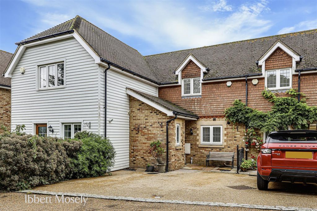 Property photo 3 of 15 Front Sept 25.Jpg