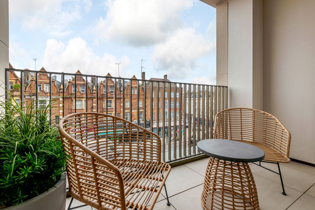 Property photo 3 of 7 Gallery