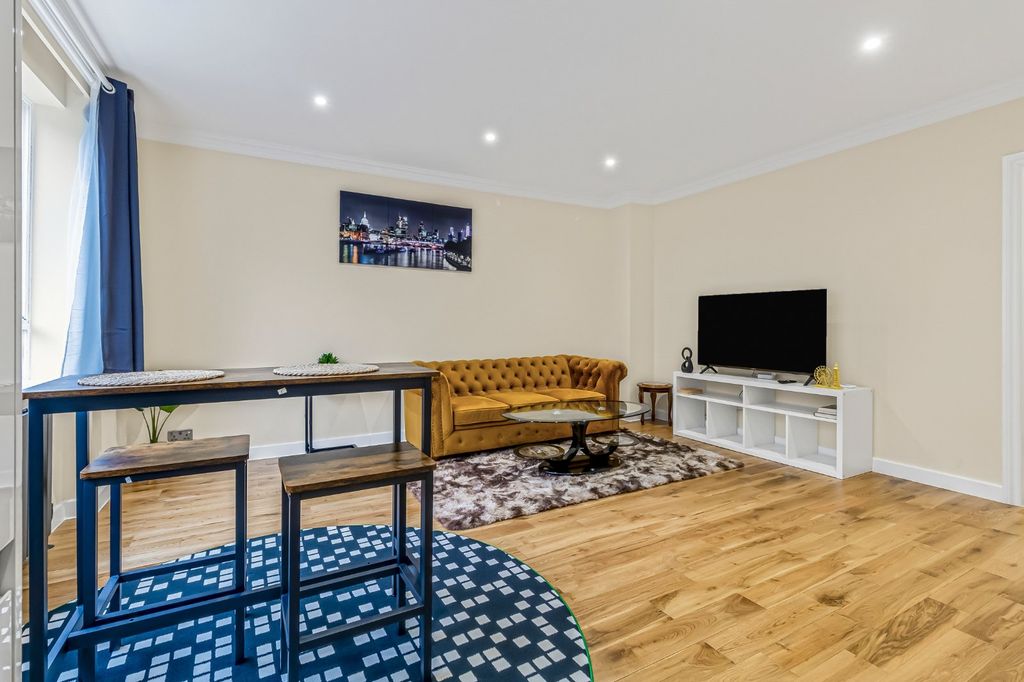 Property photo 3 of 7 Reception Room