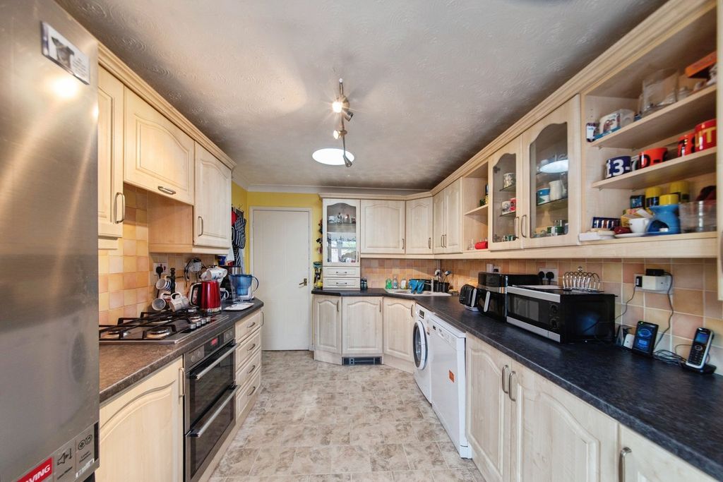 Property photo 2 of 15