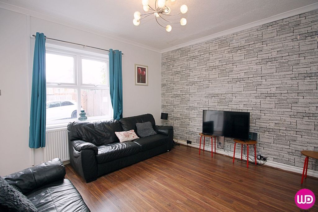 Property photo 3 of 23