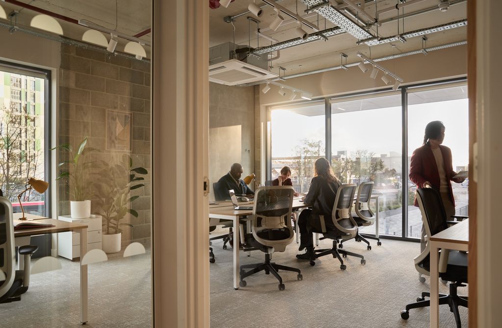 Property photo 3 of 14 16 Person Office