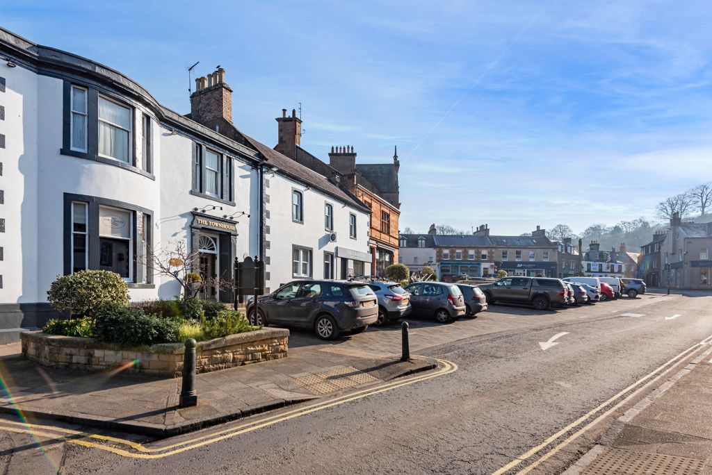 Property photo 1 of 11 Photo 3