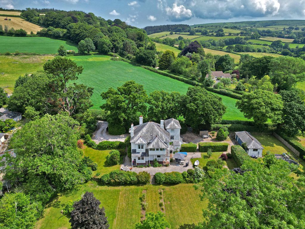 Property photo 3 of 20 Image