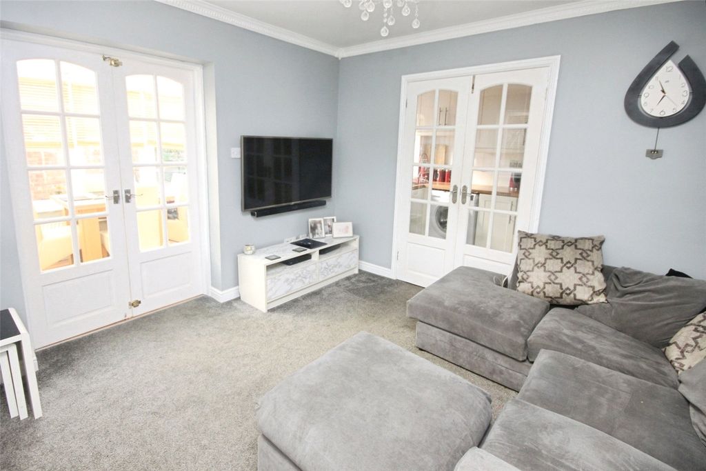 Property photo 2 of 11 Picture No. 32