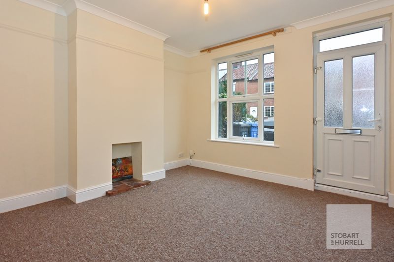 Property photo 3 of 16 Lounge