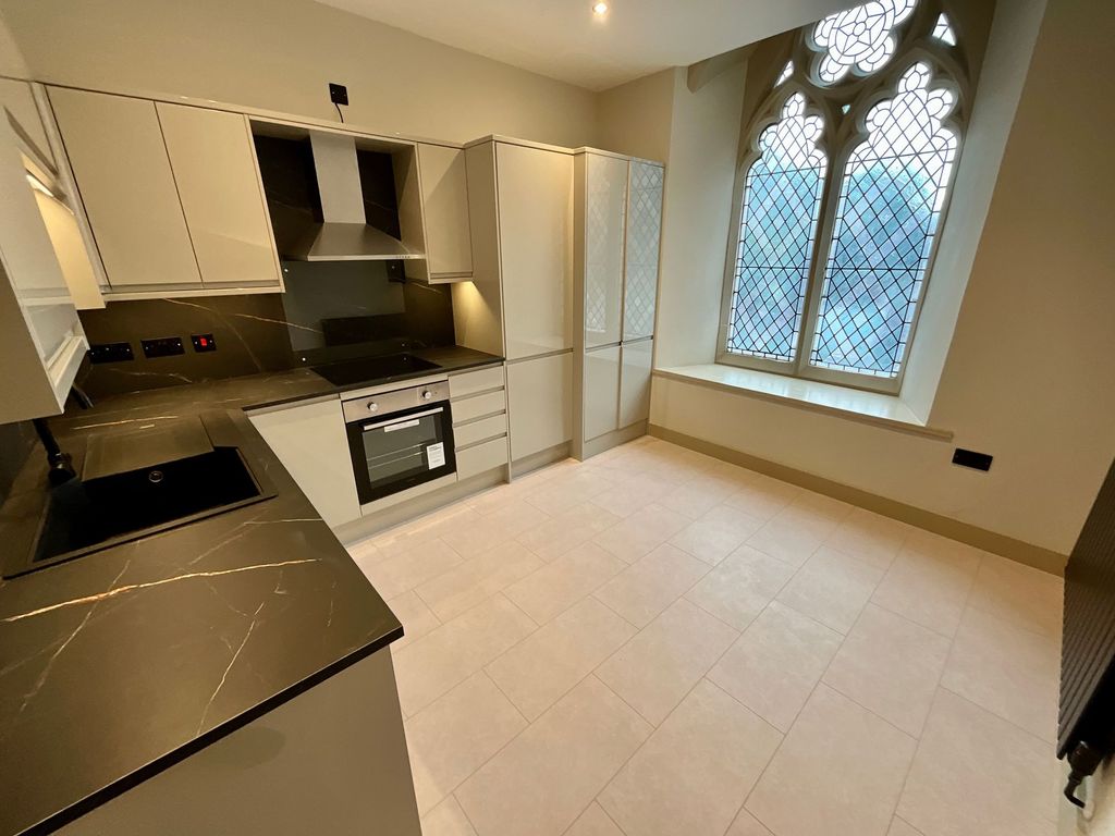 Property photo 2 of 26