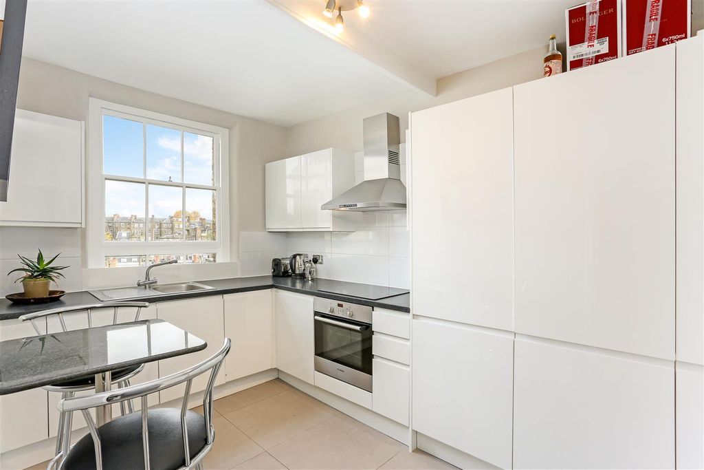 Property photo 2 of 9