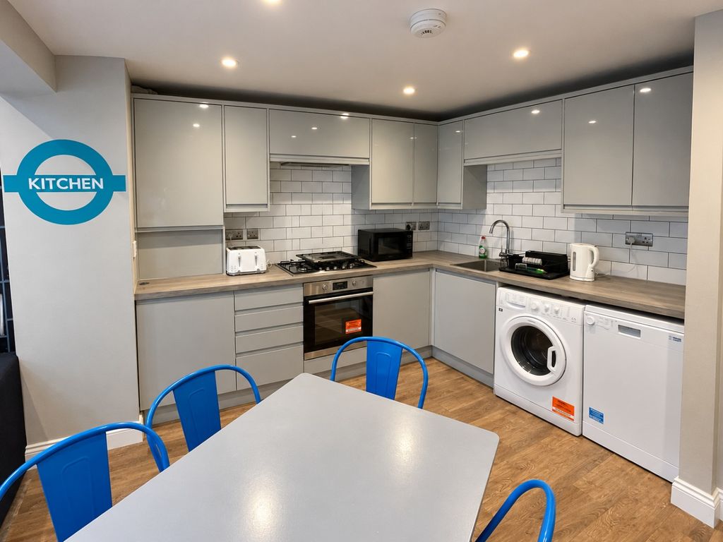 Property photo 2 of 12 4631122