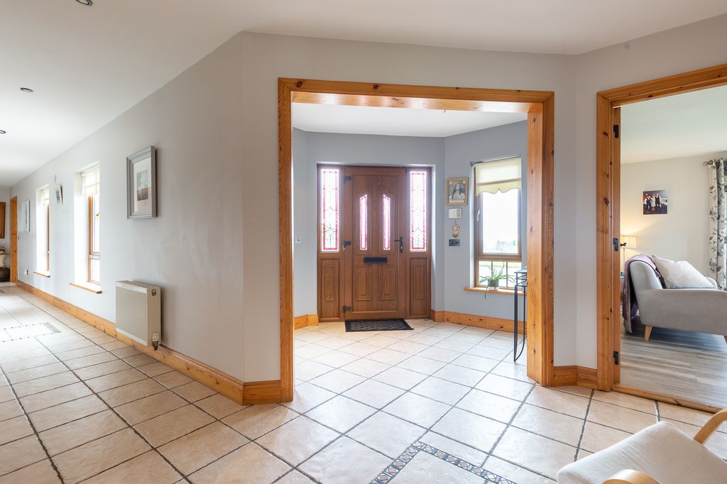 Property photo 3 of 32