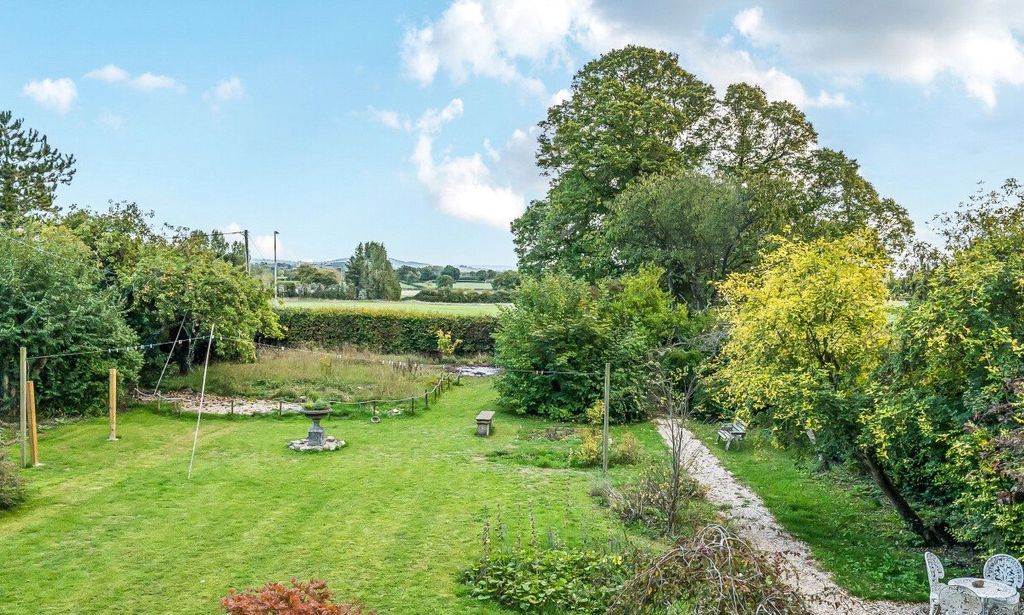 Property photo 2 of 19 Picture 2