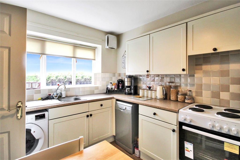 Property photo 2 of 11 Picture No. 23