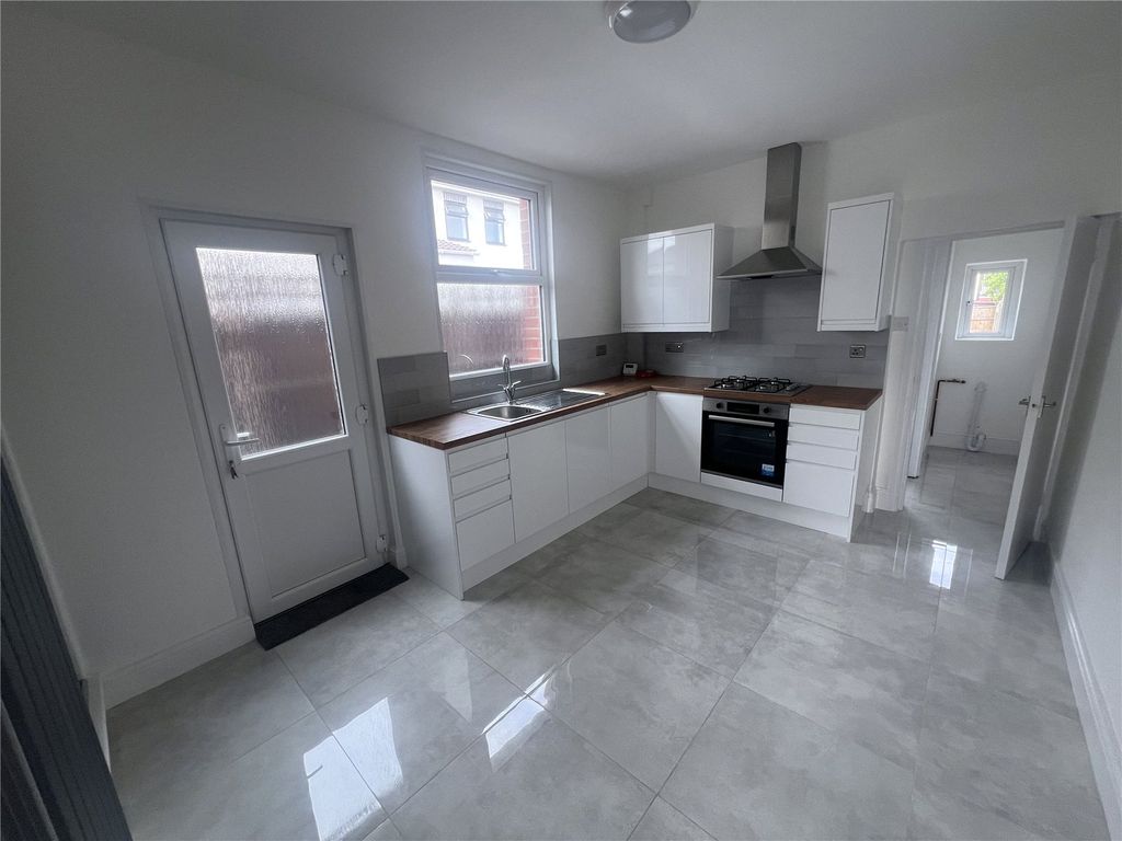 Property photo 1 of 14 Picture No. 22