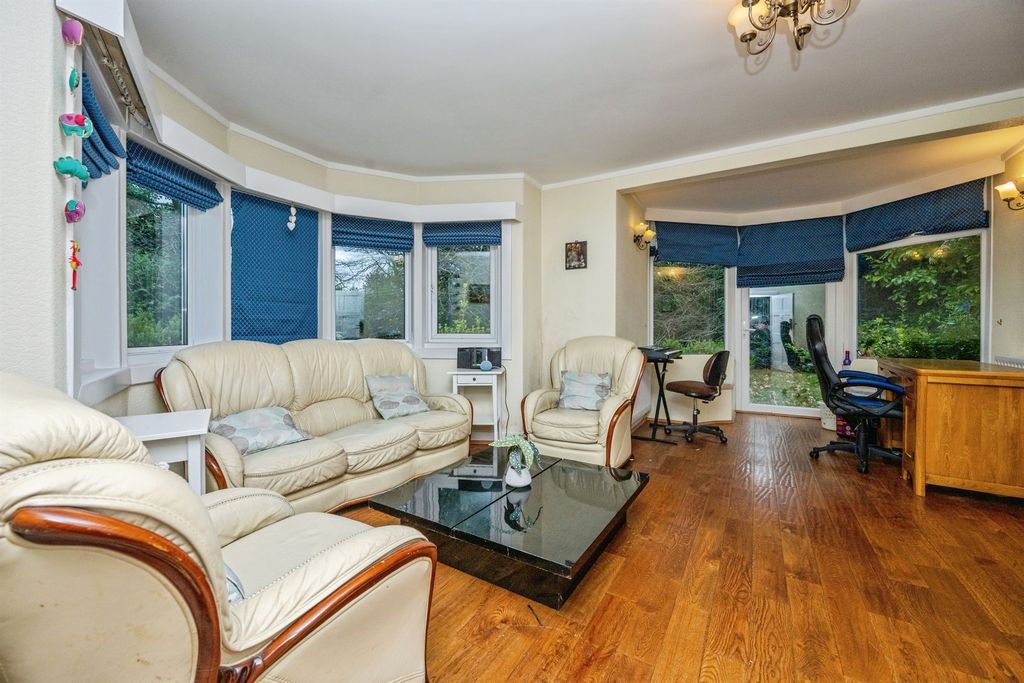 Property photo 2 of 20