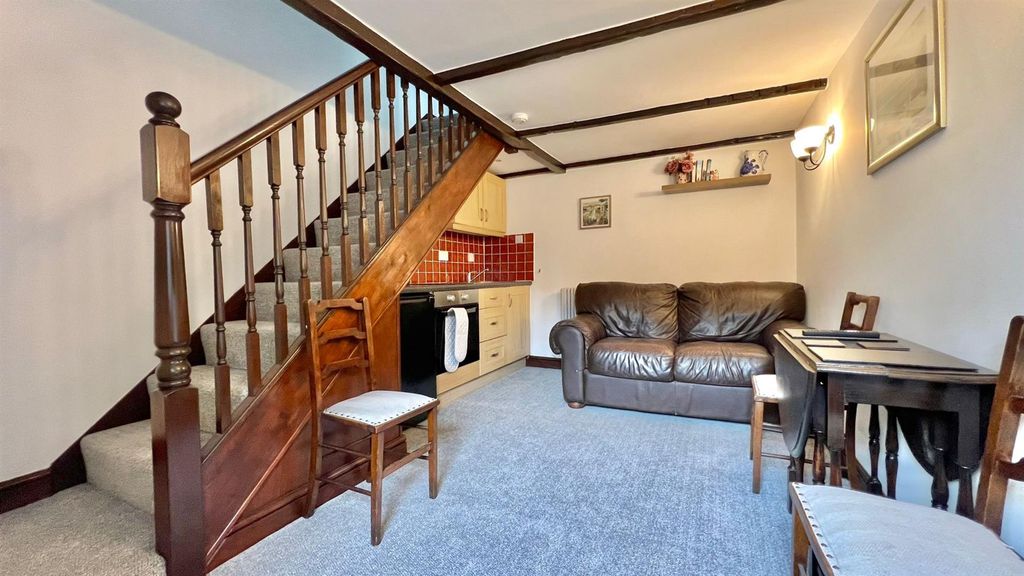 Property photo 2 of 9 6.Jpg