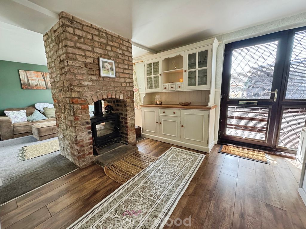 Property photo 2 of 24