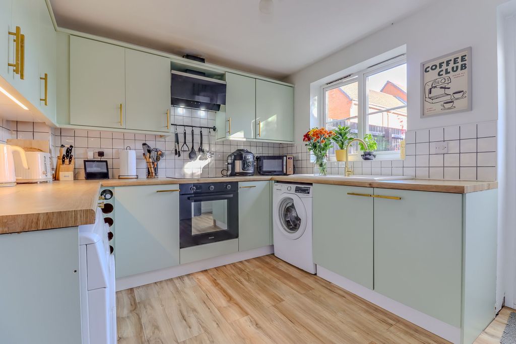 Property photo 2 of 19