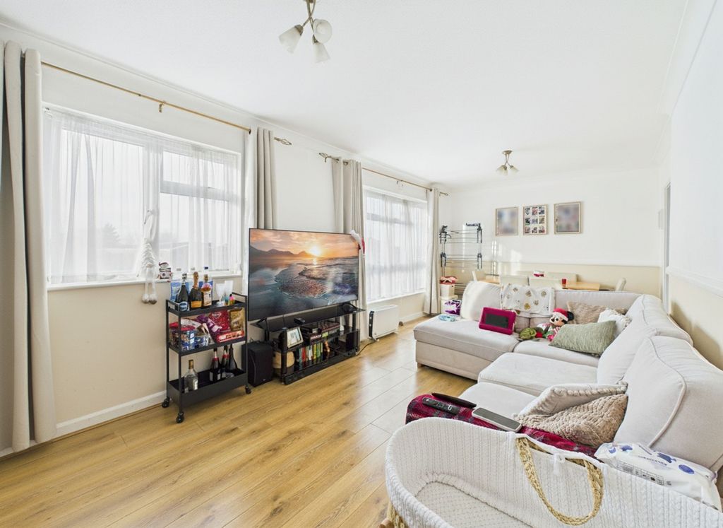 Property photo 2 of 7