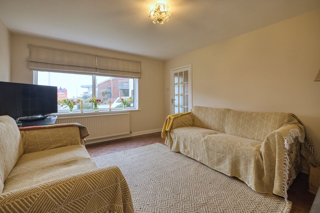 Property photo 2 of 19 Picture 2