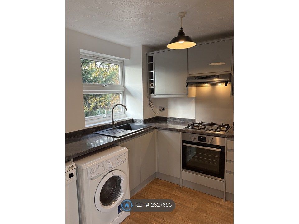 Property photo 2 of 10 Kitchen