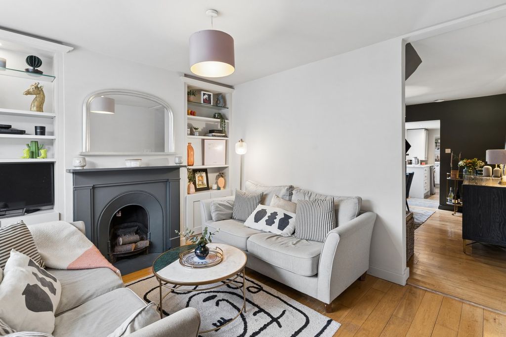 Property photo 3 of 21