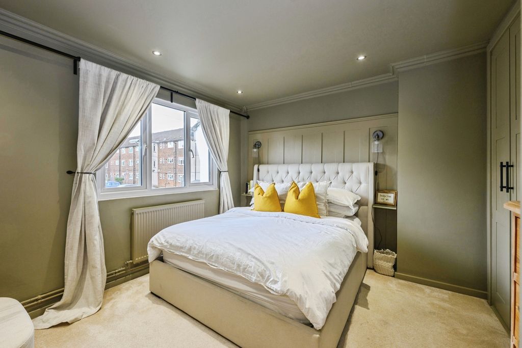 Property photo 3 of 18 Pbox-Img.Jpg