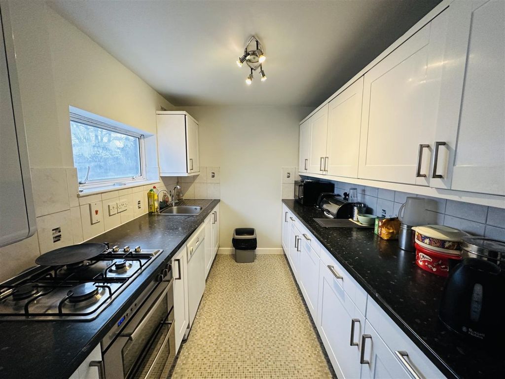 Property photo 2 of 13 2143034