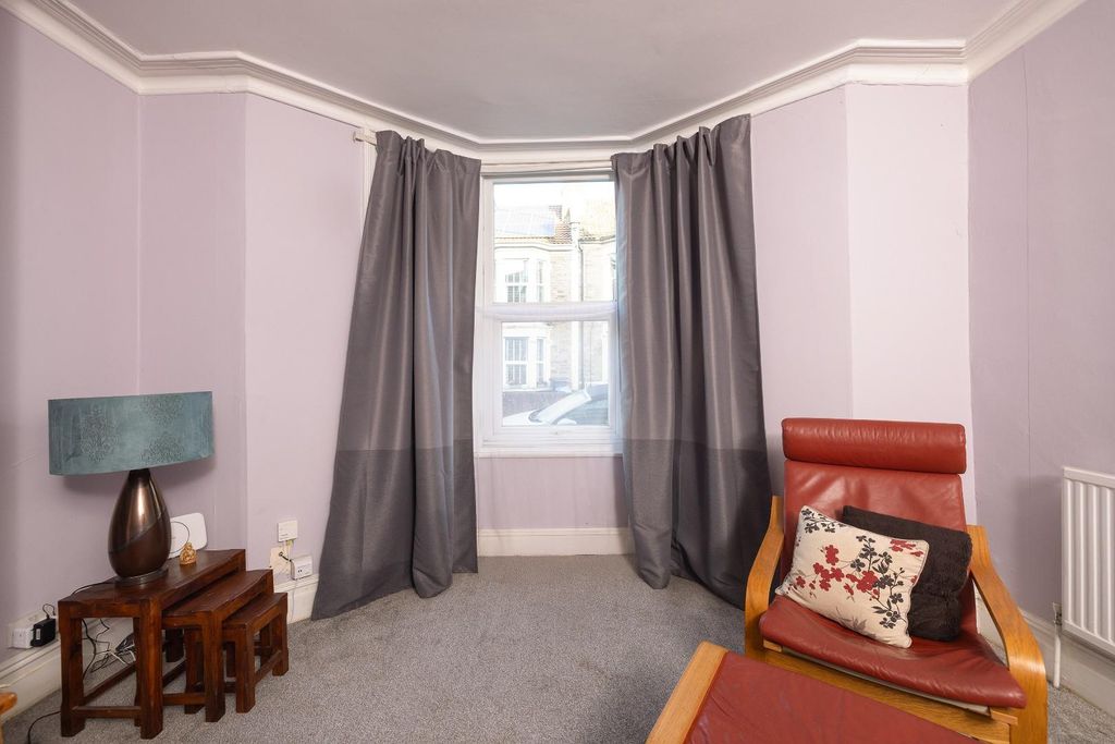 Property photo 3 of 28 Char5035_1.Jpg